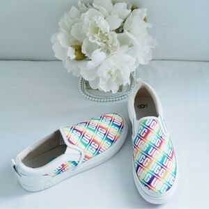 NEW UGG Caplan White Rainbow Slip-On Sneakers Size 6 Youth/ Size 8 Women's NWOB